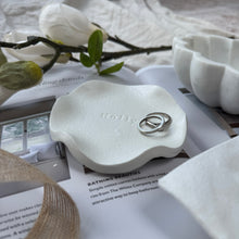 Load image into Gallery viewer, Personalised Ruffled Edge Ring Holder Trinket Dish