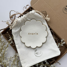 Load image into Gallery viewer, PERSONALISED SCALLOP TRINKET DISH