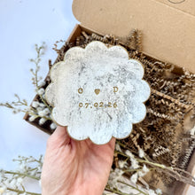 Load image into Gallery viewer, Personalised Clay Marble Effect Jewellery Dish
