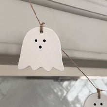 Load and play video in Gallery viewer, GHOST GARLAND
